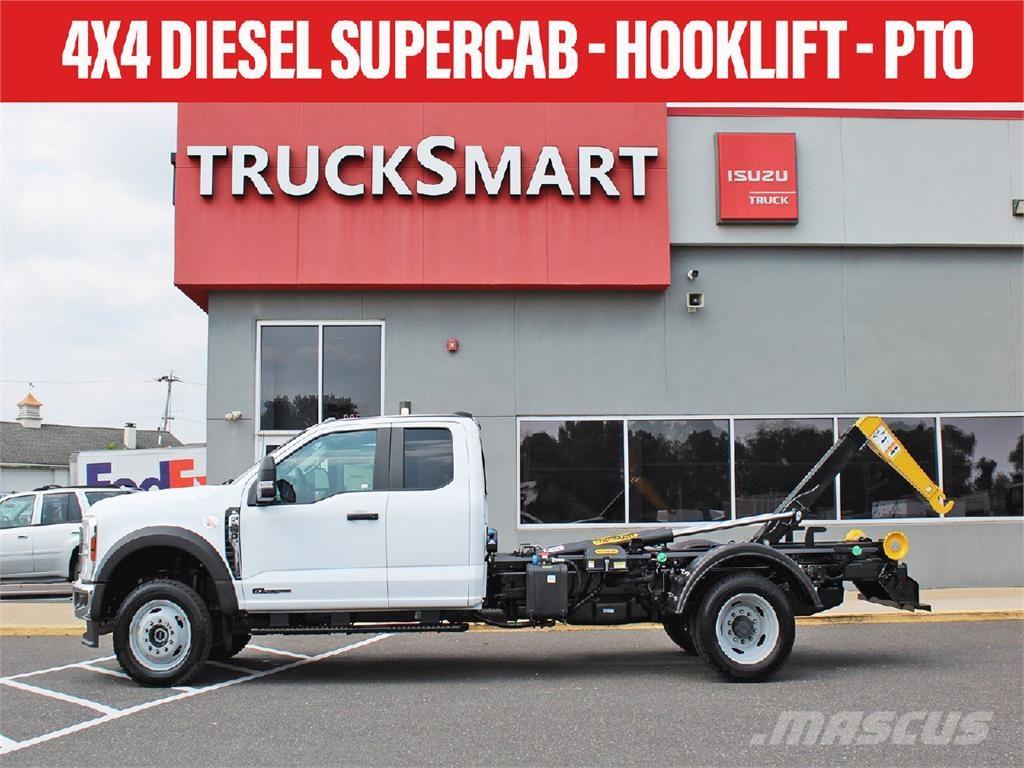 Ford F550 Hákový nosič kontejnerů