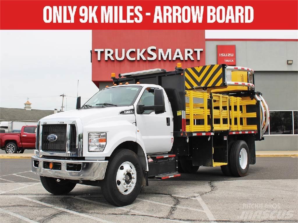 Ford F650 Komunální / Multi-užitková vozidla