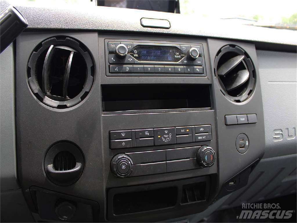 Ford F650 Komunální / Multi-užitková vozidla