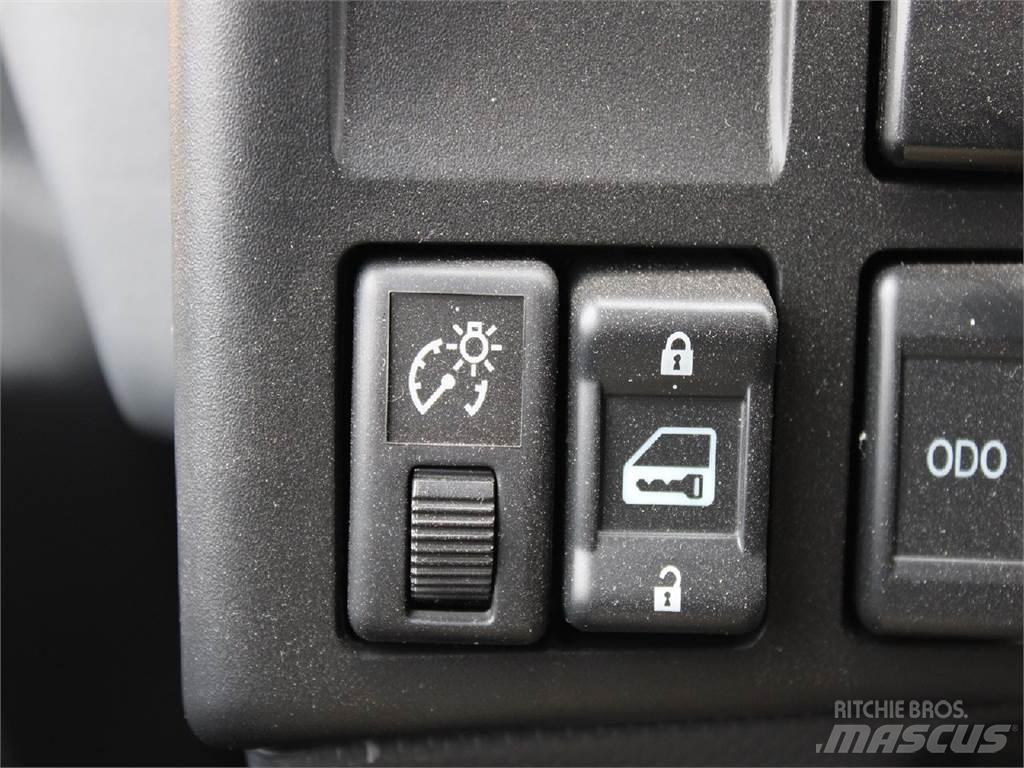 Isuzu NRR Lanový nosič kontejnerů