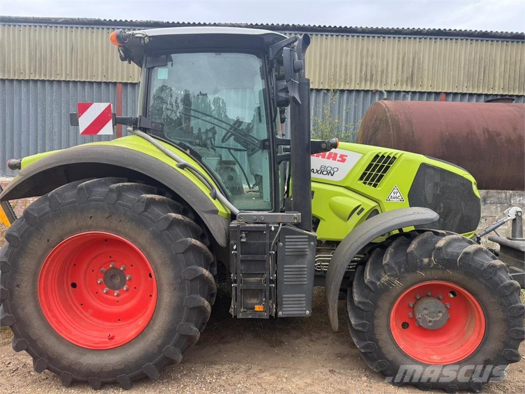 CLAAS AXION 800 Traktory
