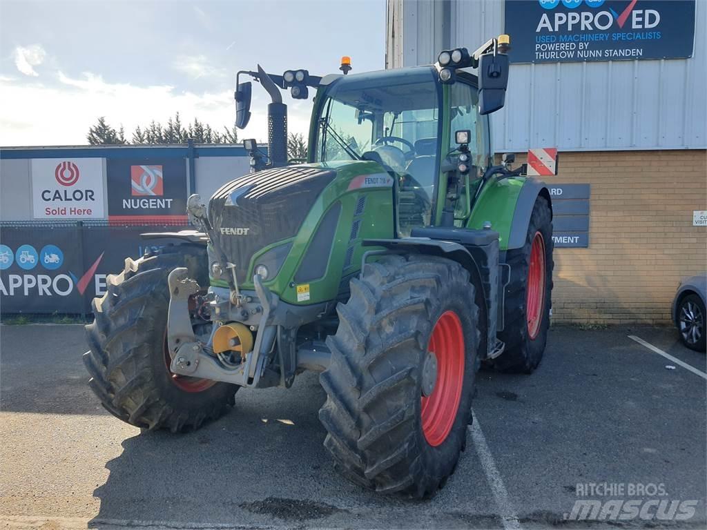 Fendt 718 VARIO S4 Traktory