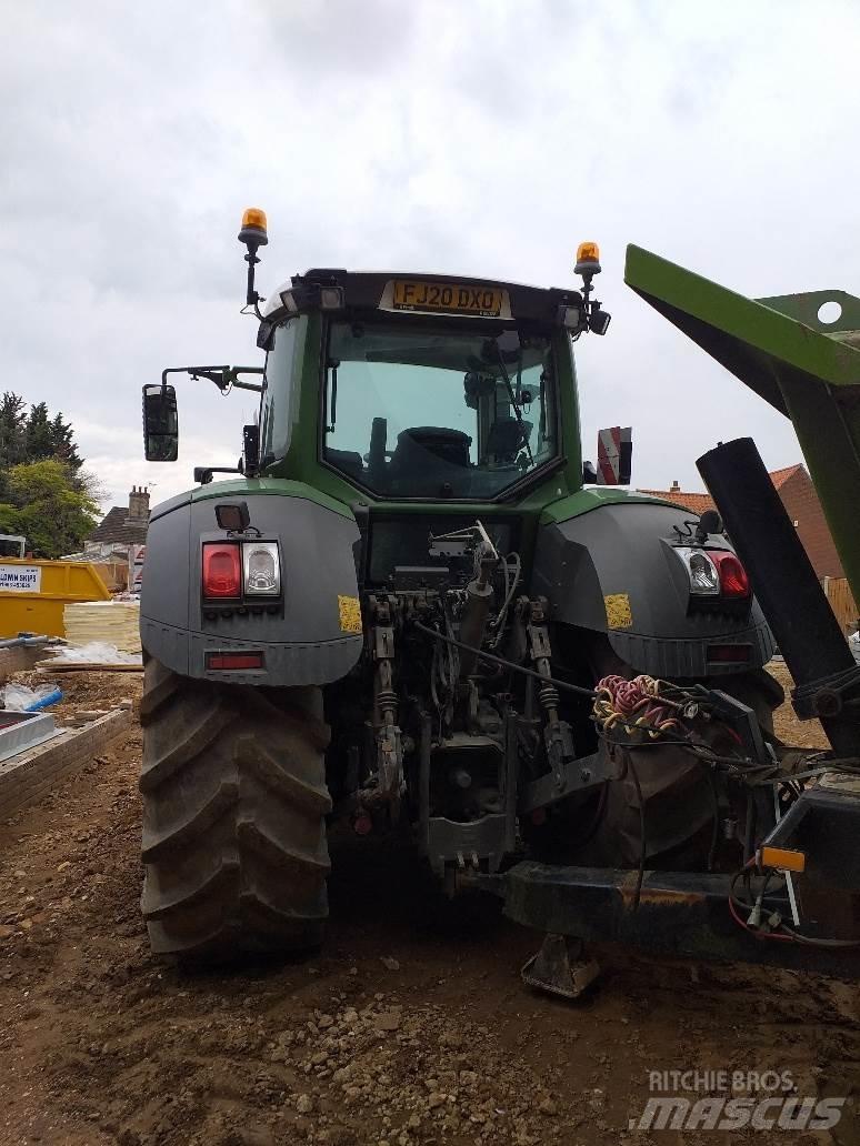 Fendt 828 VARIO Traktory