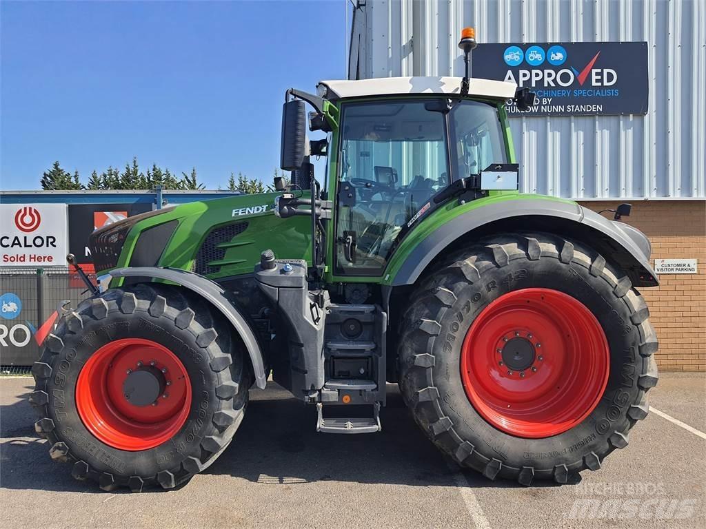 Fendt 828 VARIO Traktory
