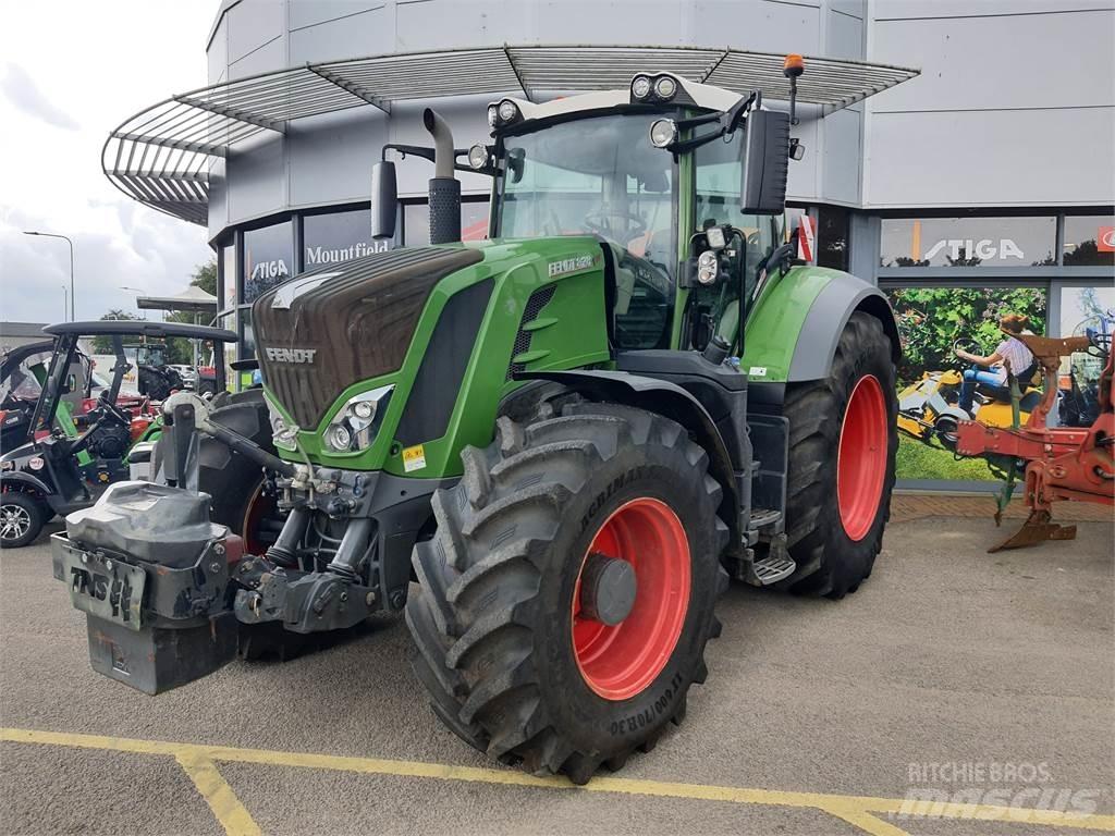 Fendt 828 VARIO S4 Traktory