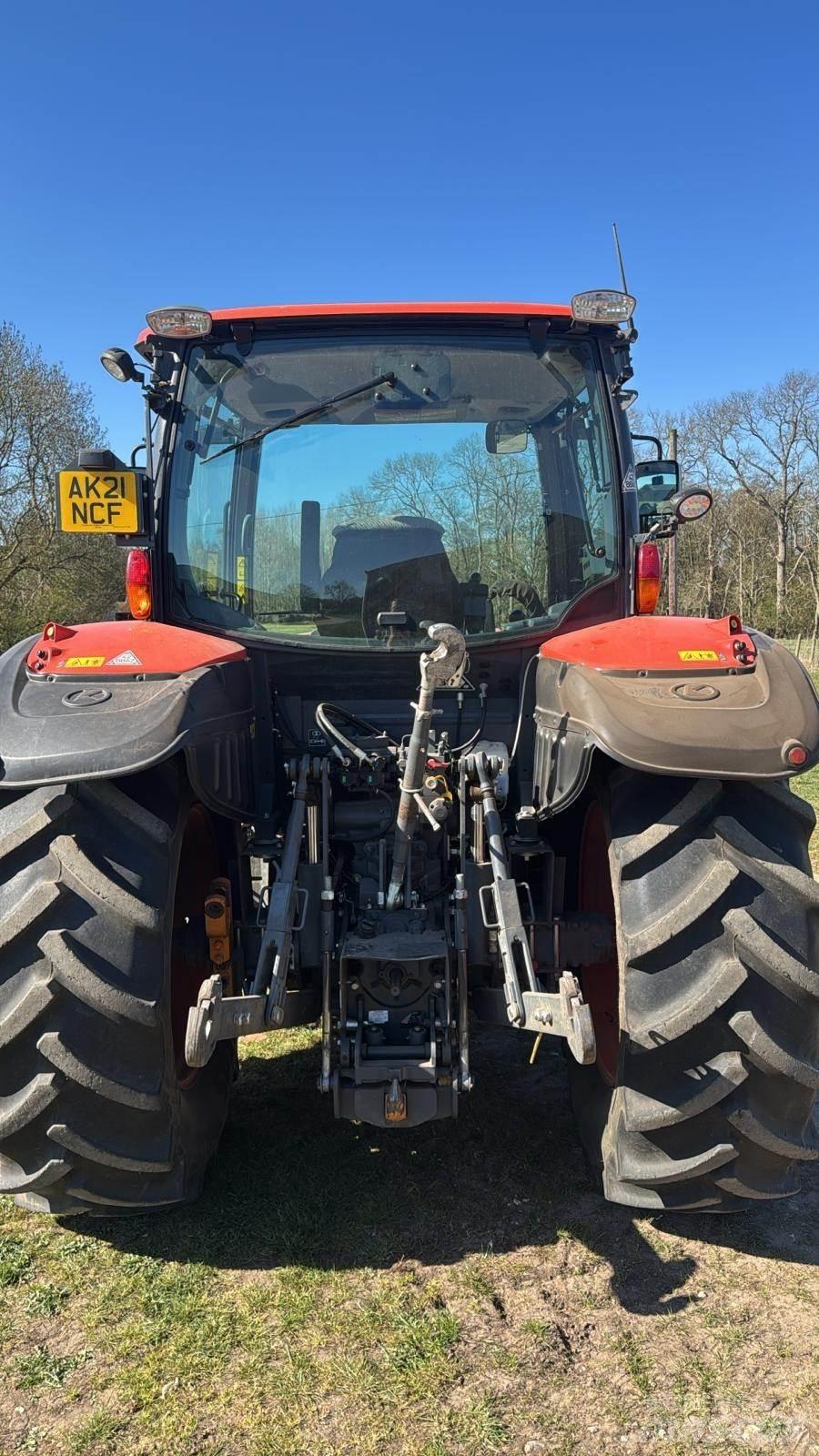 Kubota M105 GX Další