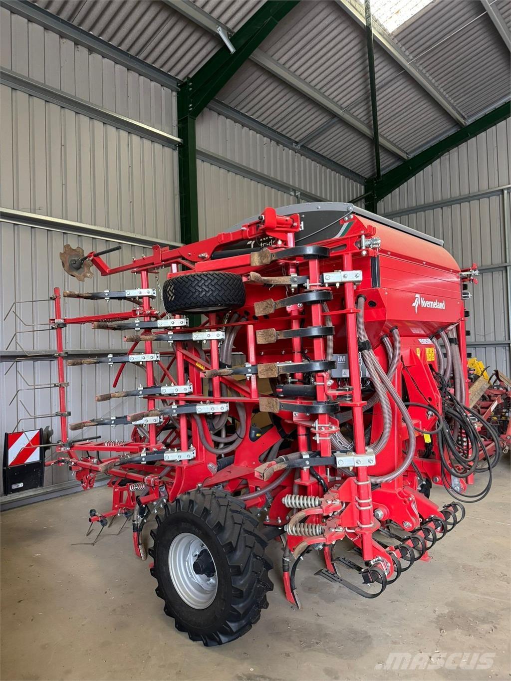 Kverneland 4.8M Další