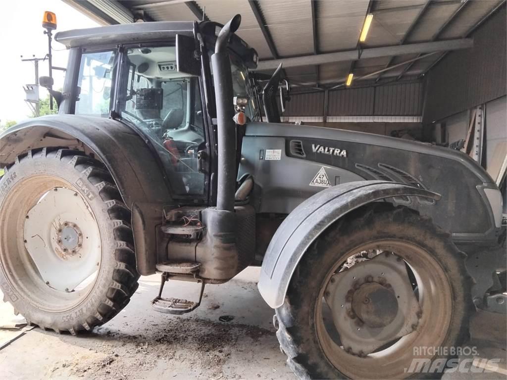 Valtra T183V Traktory