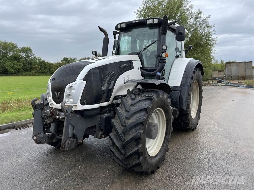 Valtra T203D Traktory