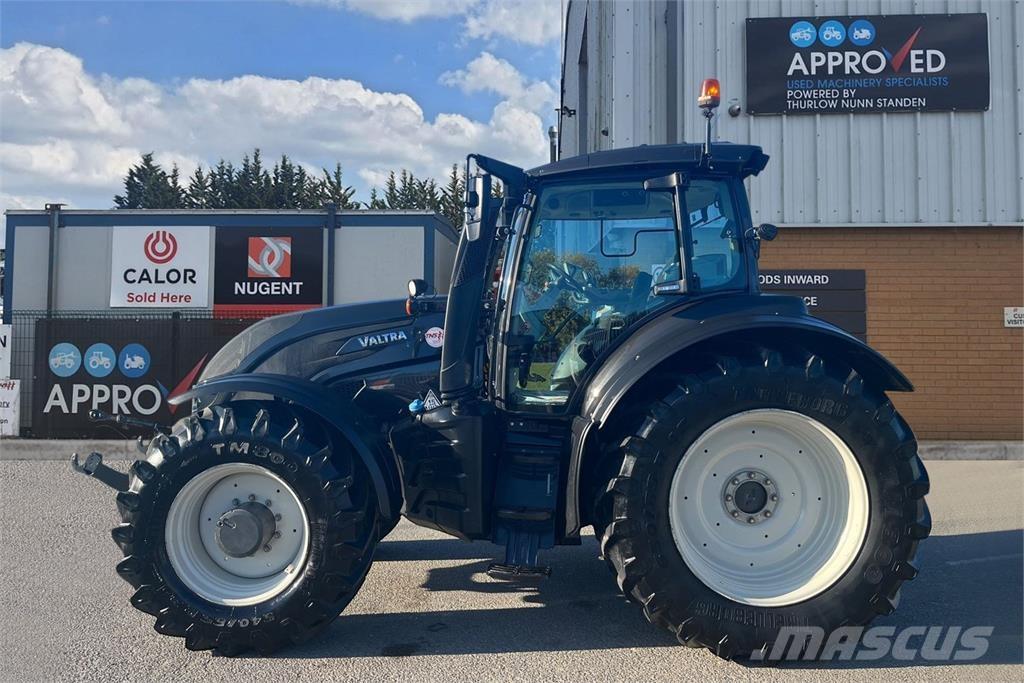 Valtra T234D Traktory