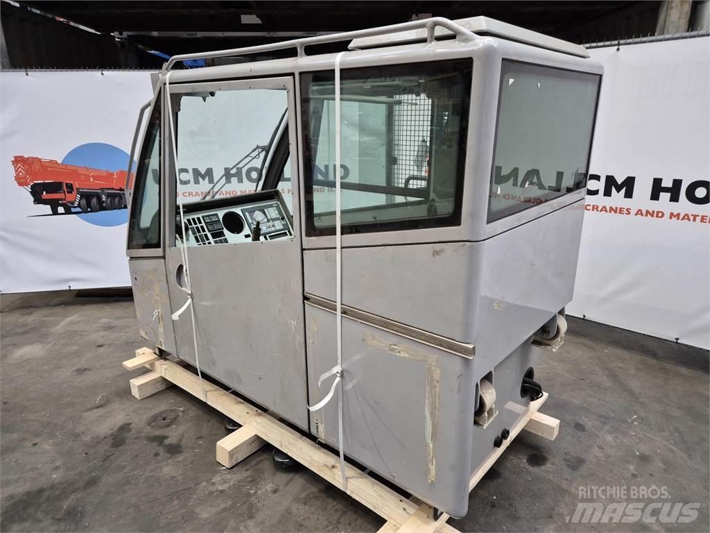  C.T.2 upper cabin Kabiny a interiér