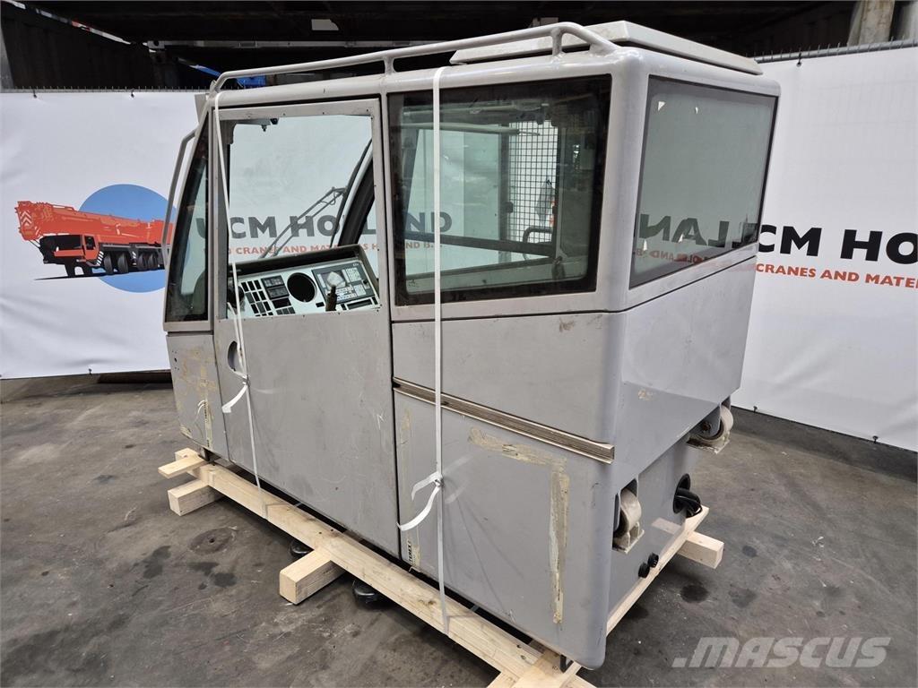  C.T.2 upper cabin Kabiny a interiér