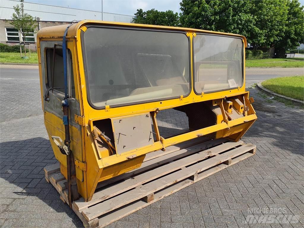 Faun KF lower cabin Kabiny a interiér