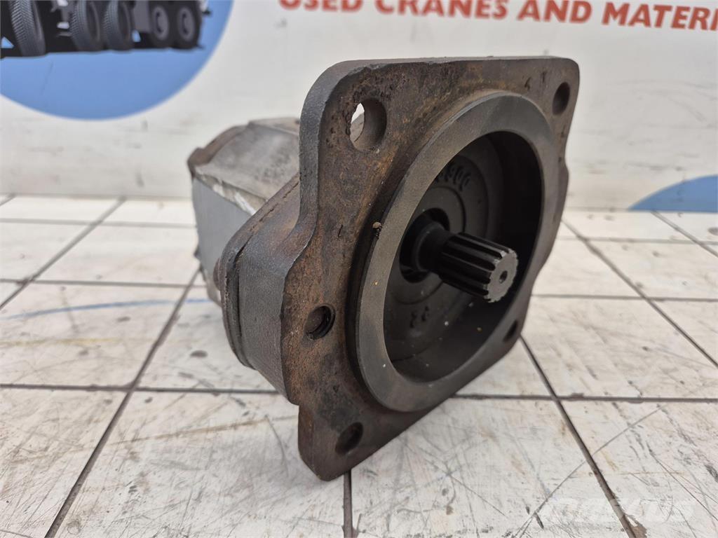  Gear pump Součásti a zařízení k jeřábům