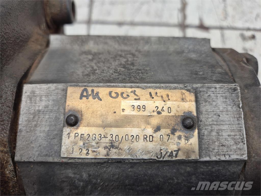  Gear pump Součásti a zařízení k jeřábům