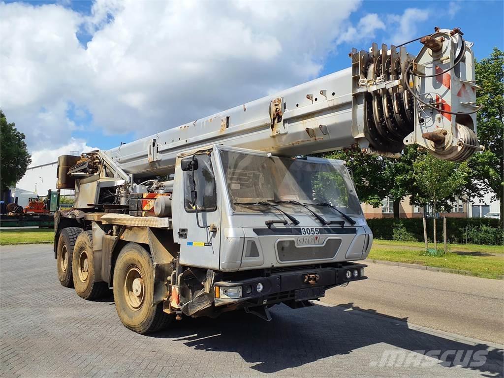 Grove GMK 3055 Univerzální terénní jeřáby