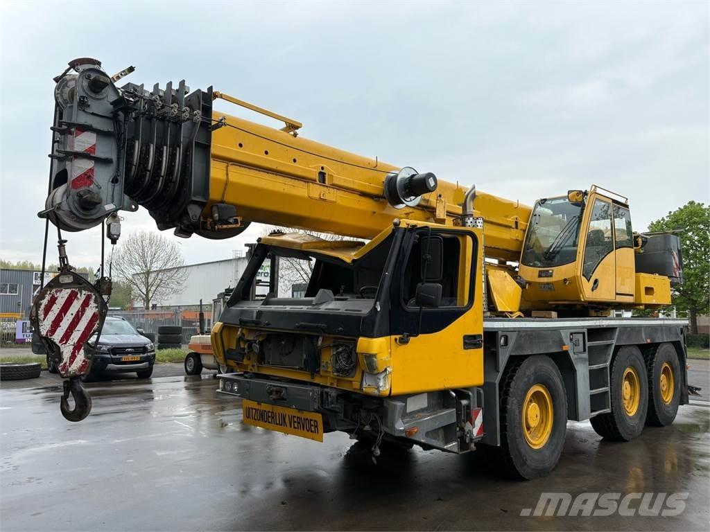 Grove GMK 3055 Univerzální terénní jeřáby