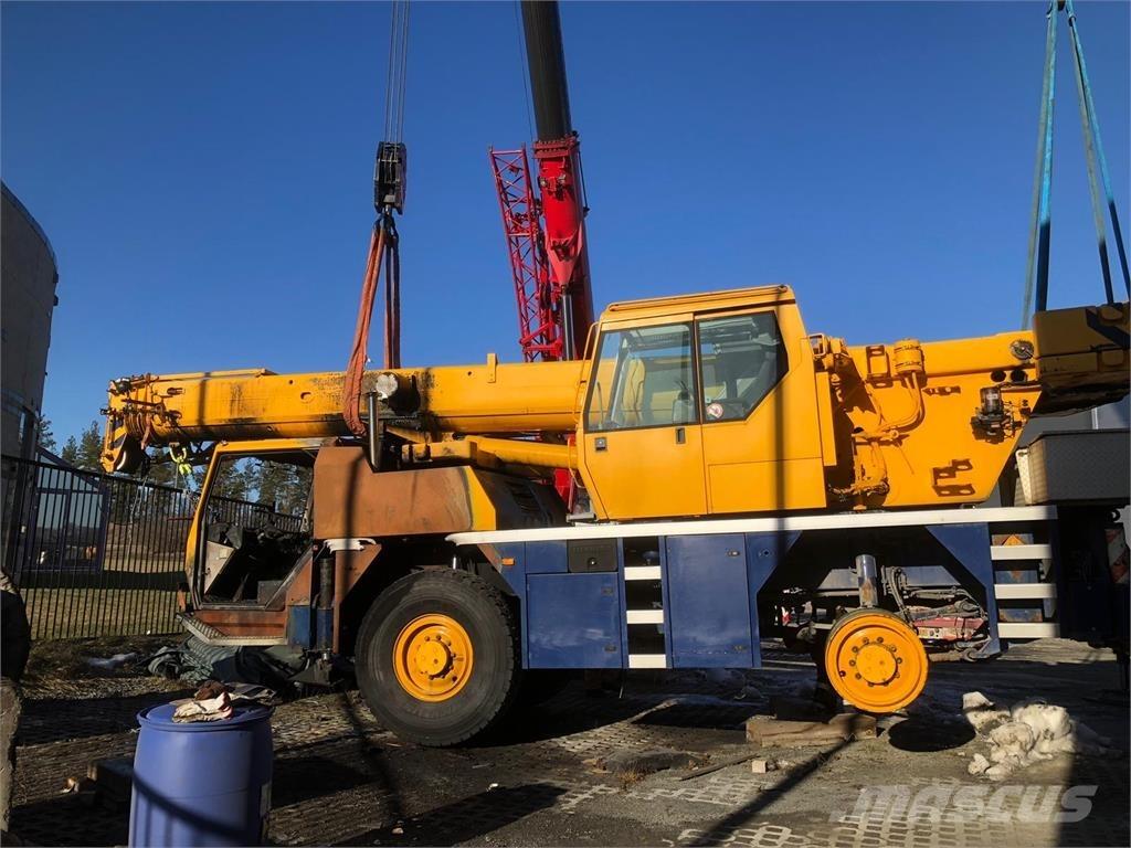 Liebherr LTM 1030-2 Univerzální terénní jeřáby