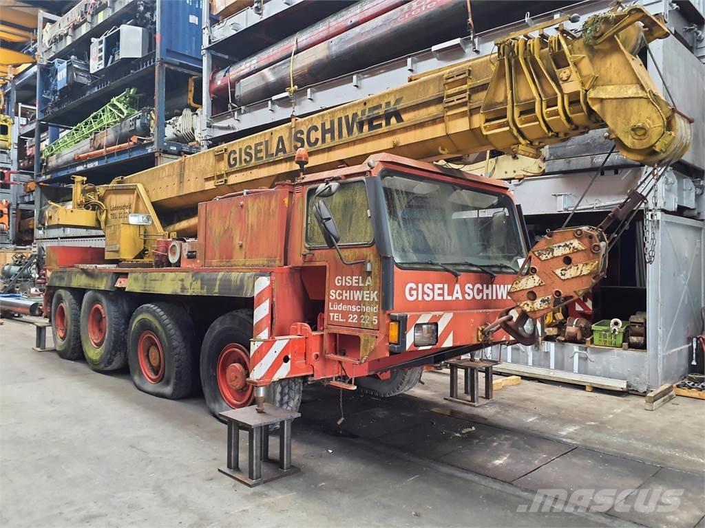 Liebherr LTM 1050 Univerzální terénní jeřáby