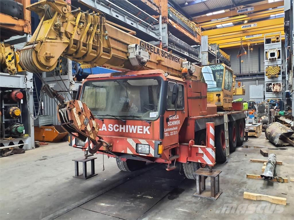 Liebherr LTM 1050 Univerzální terénní jeřáby