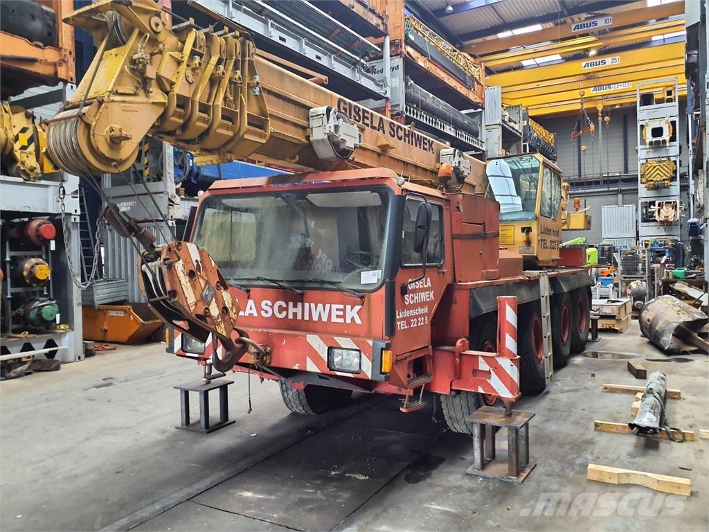 Liebherr LTM 1050 Univerzální terénní jeřáby