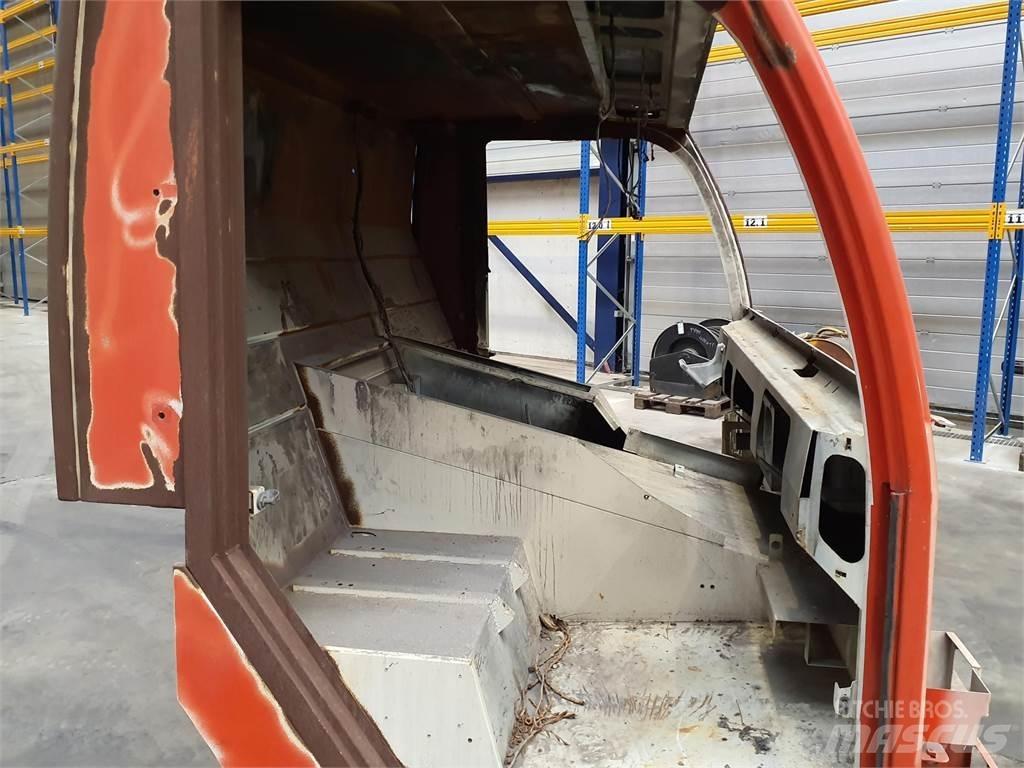 PPM ATT lower cabin Kabiny a interiér
