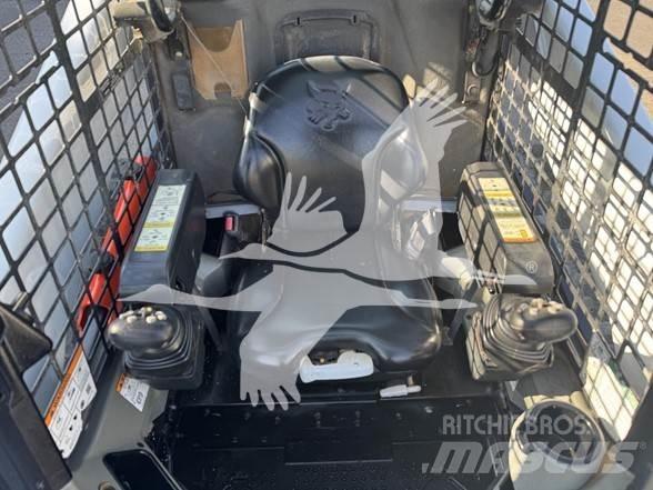 Bobcat T740 Smykem řízené nakladače