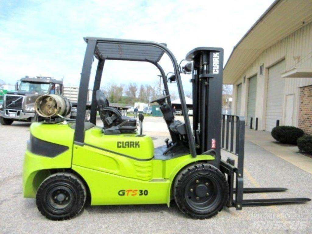Clark GTS30L Stavebnictví - ostatní