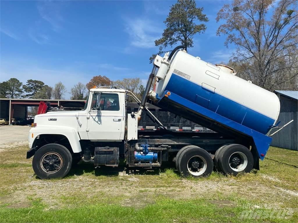 Ford L8000 Stavebnictví - ostatní