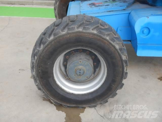 Aichi SP21AJ Teleskopické plošiny
