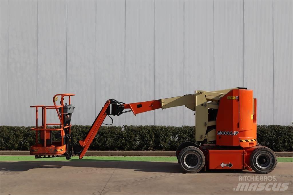 JLG E300AJP Kloubové plošiny