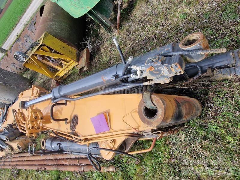 CASE CX245SR Výložníky a lžíce