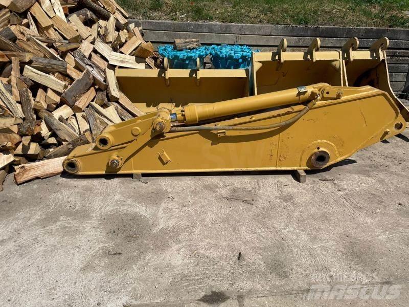 CAT 320 Výložníky a lžíce