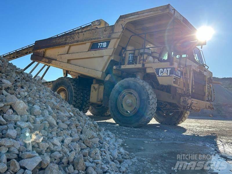 CAT 771D Pevné dempry