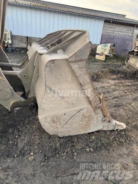 CAT 973C Pásové nakladače
