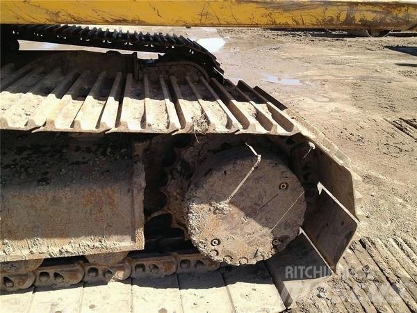 Komatsu PC300 LC-7 Pásová rýpadla