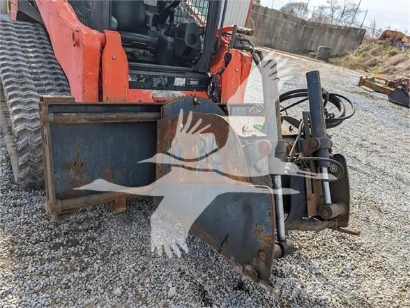 Bobcat  Drtiče asfaltu