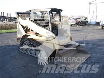 CAT 257 Smykem řízené nakladače