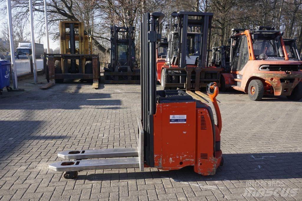 Linde D12 Ručně vedené vysokozdvižné vozíky