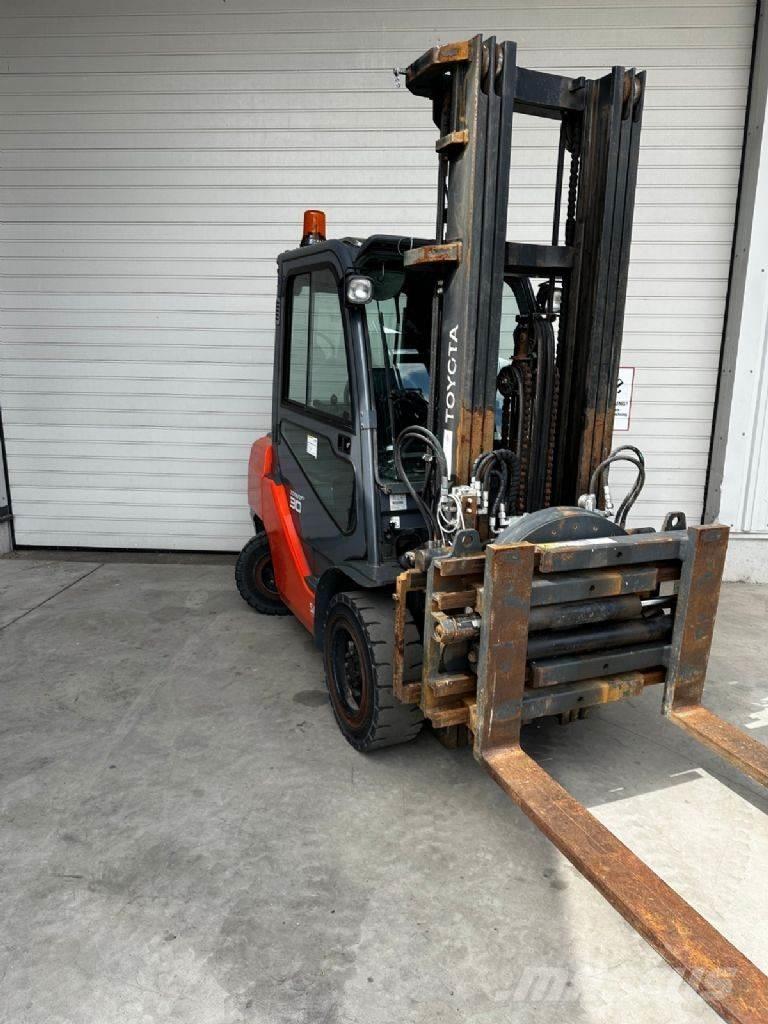 Toyota 06-8FD30F Dieselové vozíky