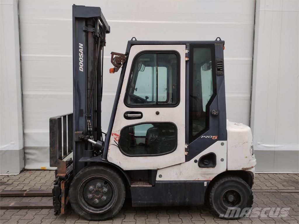 Doosan D25S-5 Dieselové vozíky