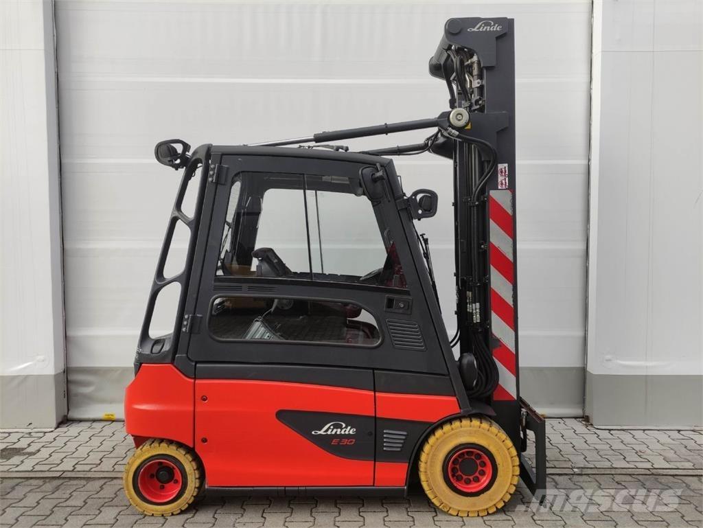 Linde E30L/387 (LACK NEU) Akumulátorové vozíky