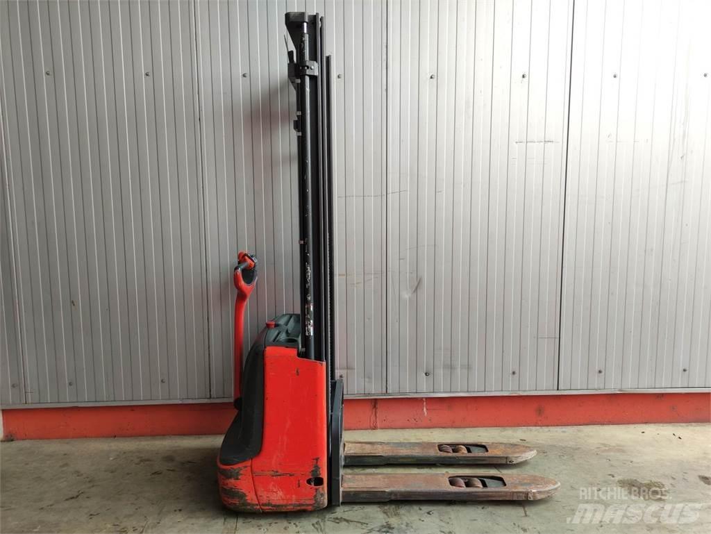 Linde L12 Ručně vedené vysokozdvižné vozíky