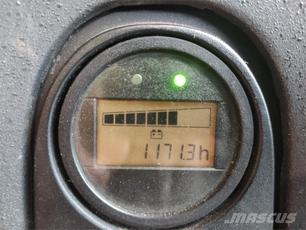 Linde L12 i Ručně vedené vysokozdvižné vozíky