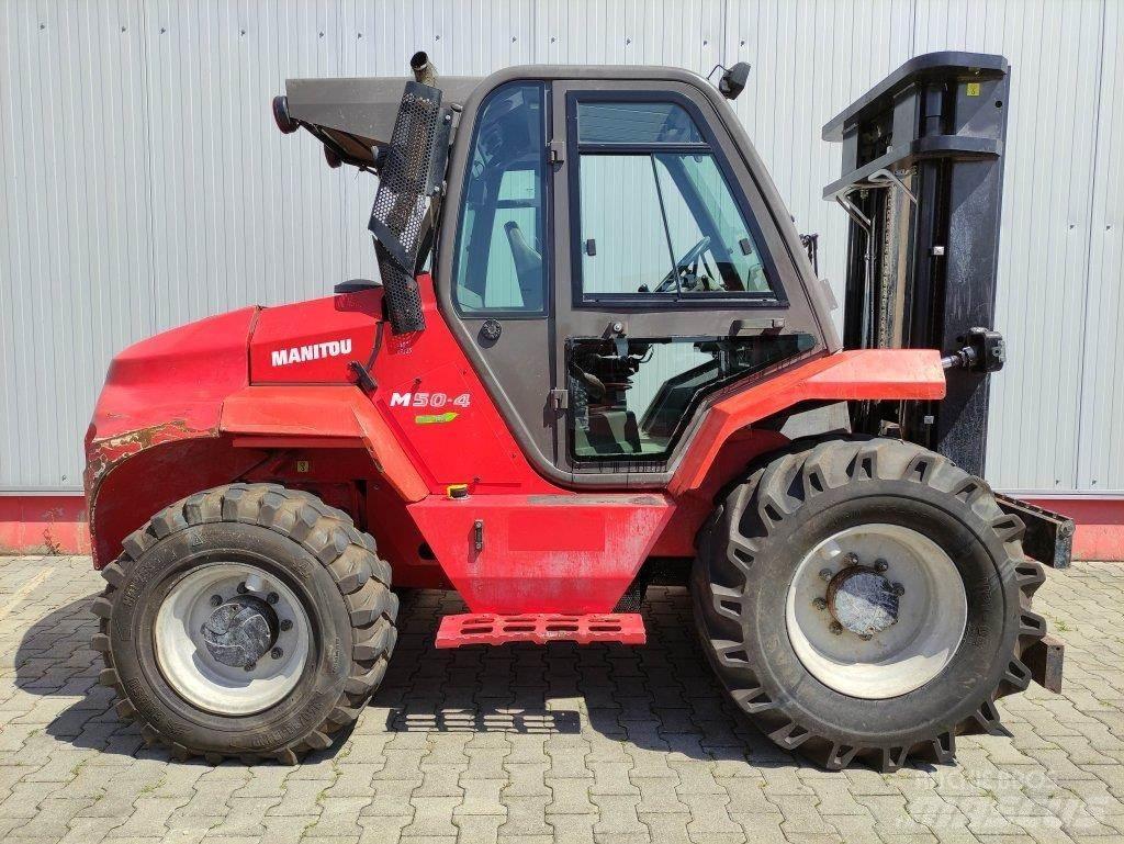 Manitou M50-4 Terénní vysokozdvižné vozíky