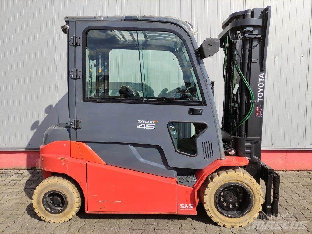 Toyota Traigo 80-8FBMT45 Akumulátorové vozíky