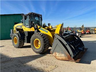 Komatsu WA 320
