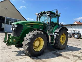 John Deere 7830