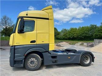 Mercedes-Benz Actros 1843