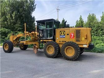 SEM 922F motor grader